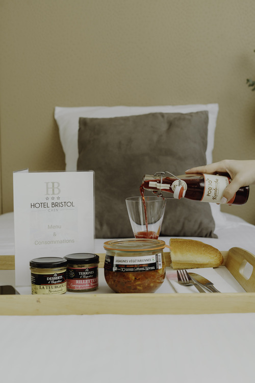 Hôtel Bristol  32