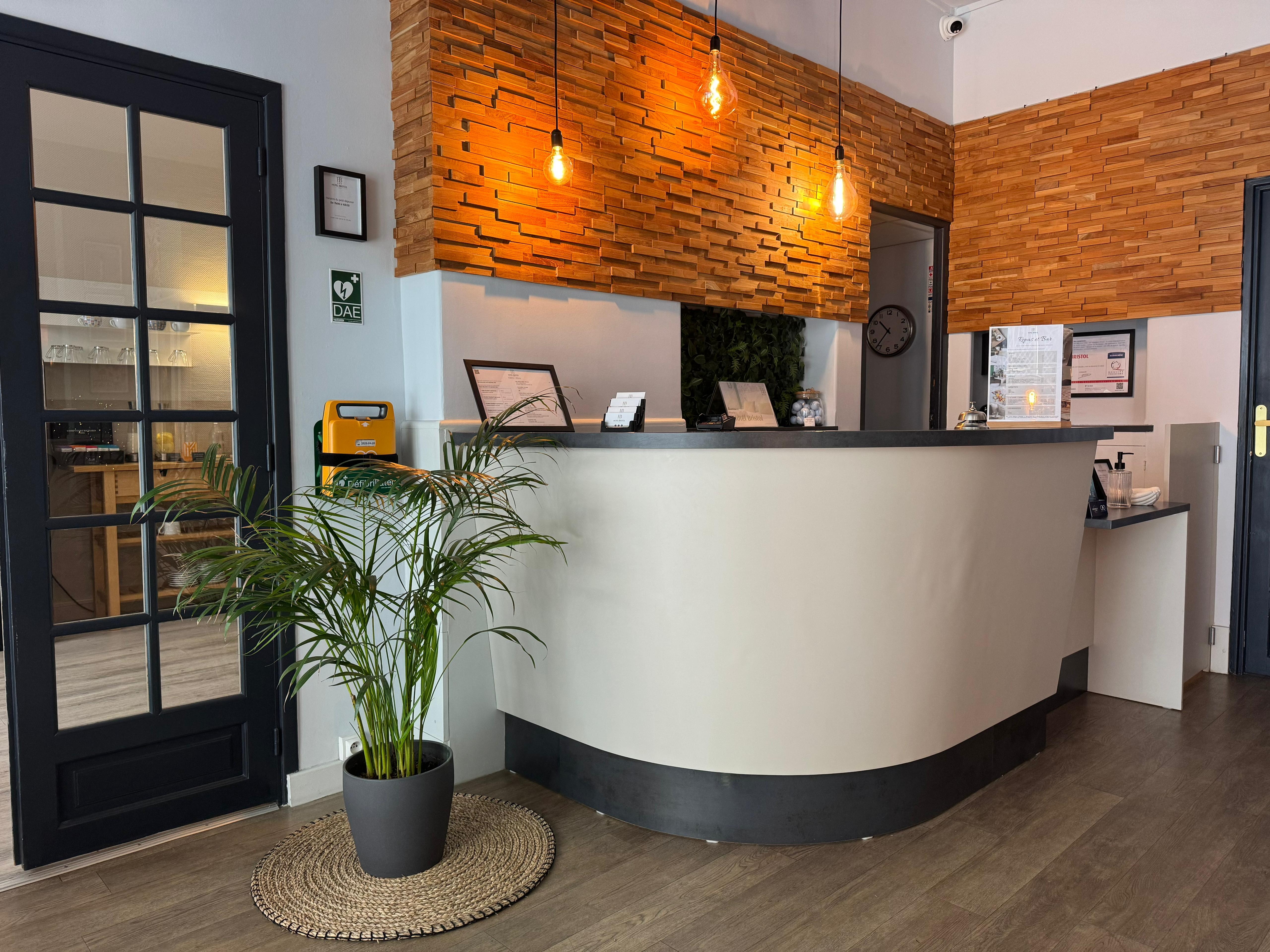 Hôtel Bristol  4