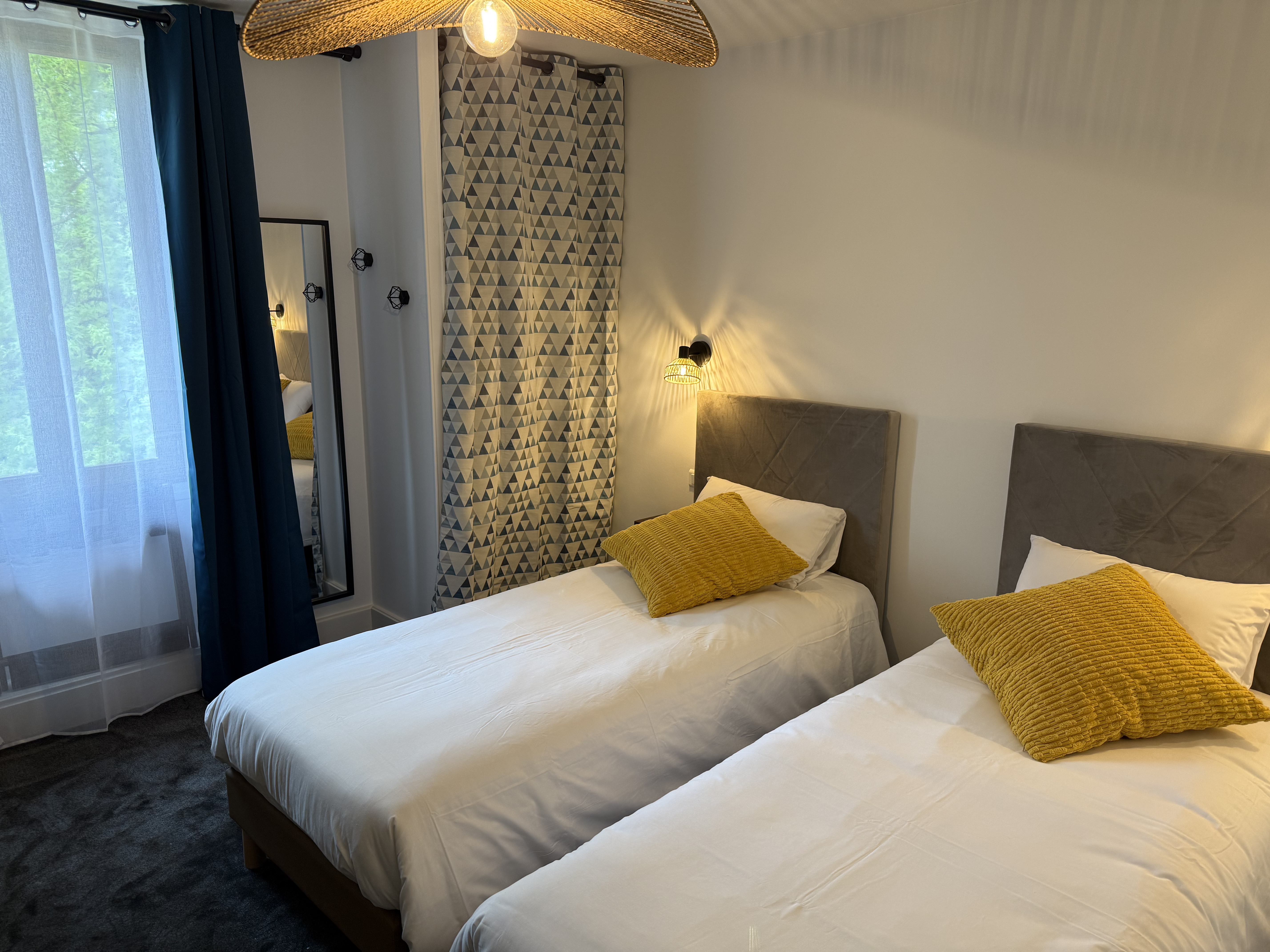 chambre deux lits simples