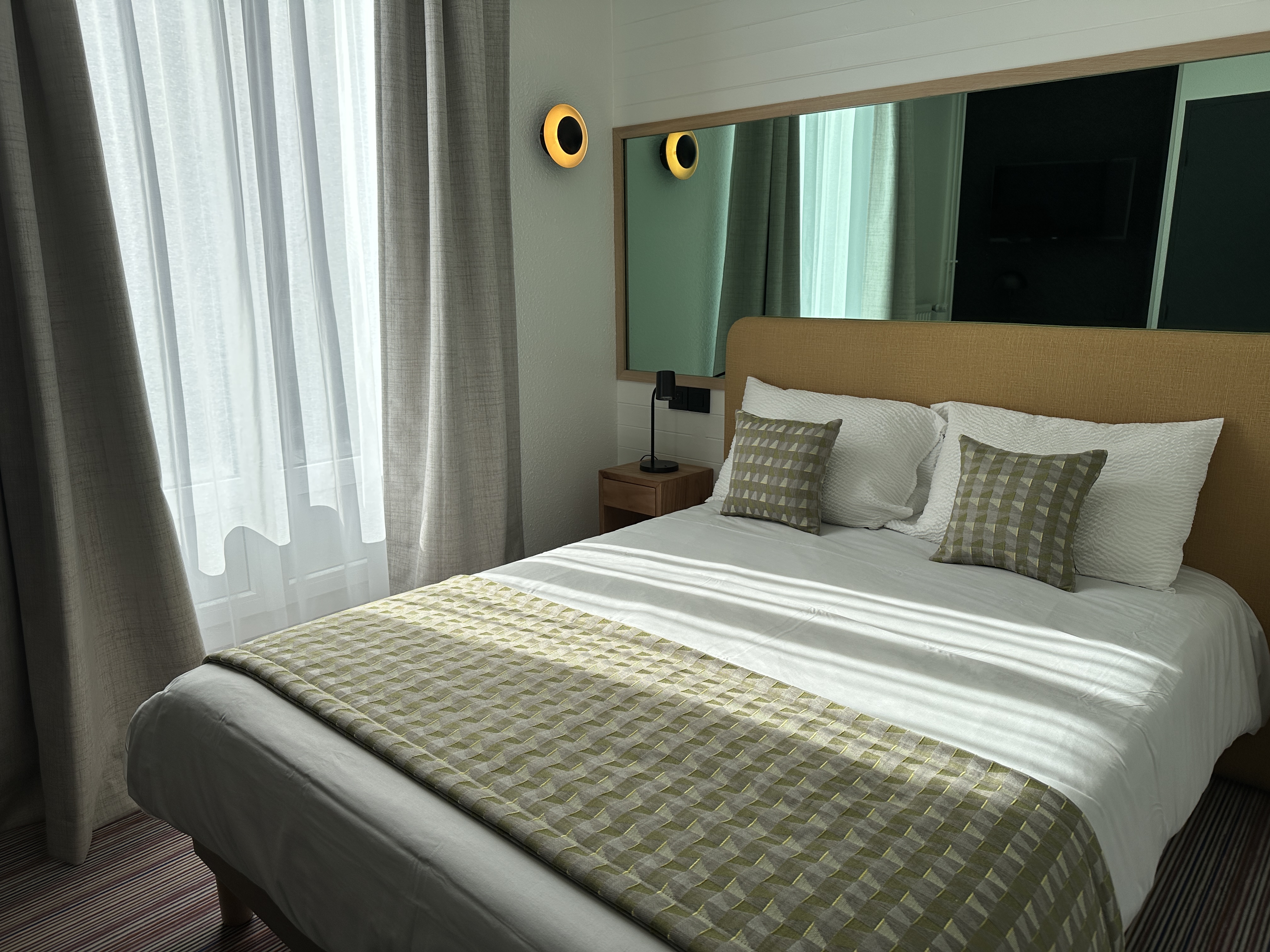 Chambre double douche wc, balcon