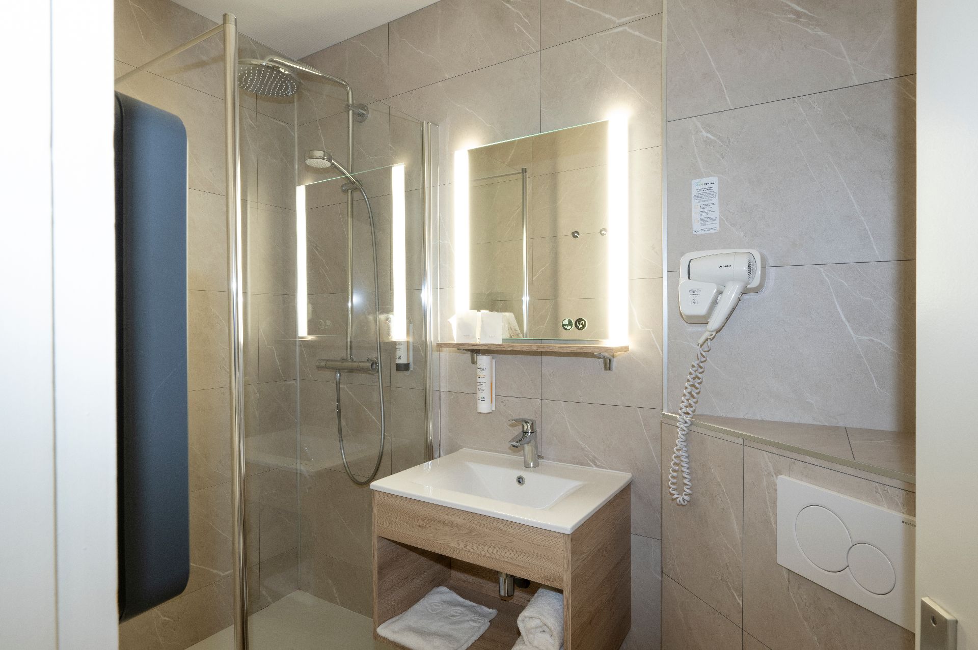 Chambre double / Double Room