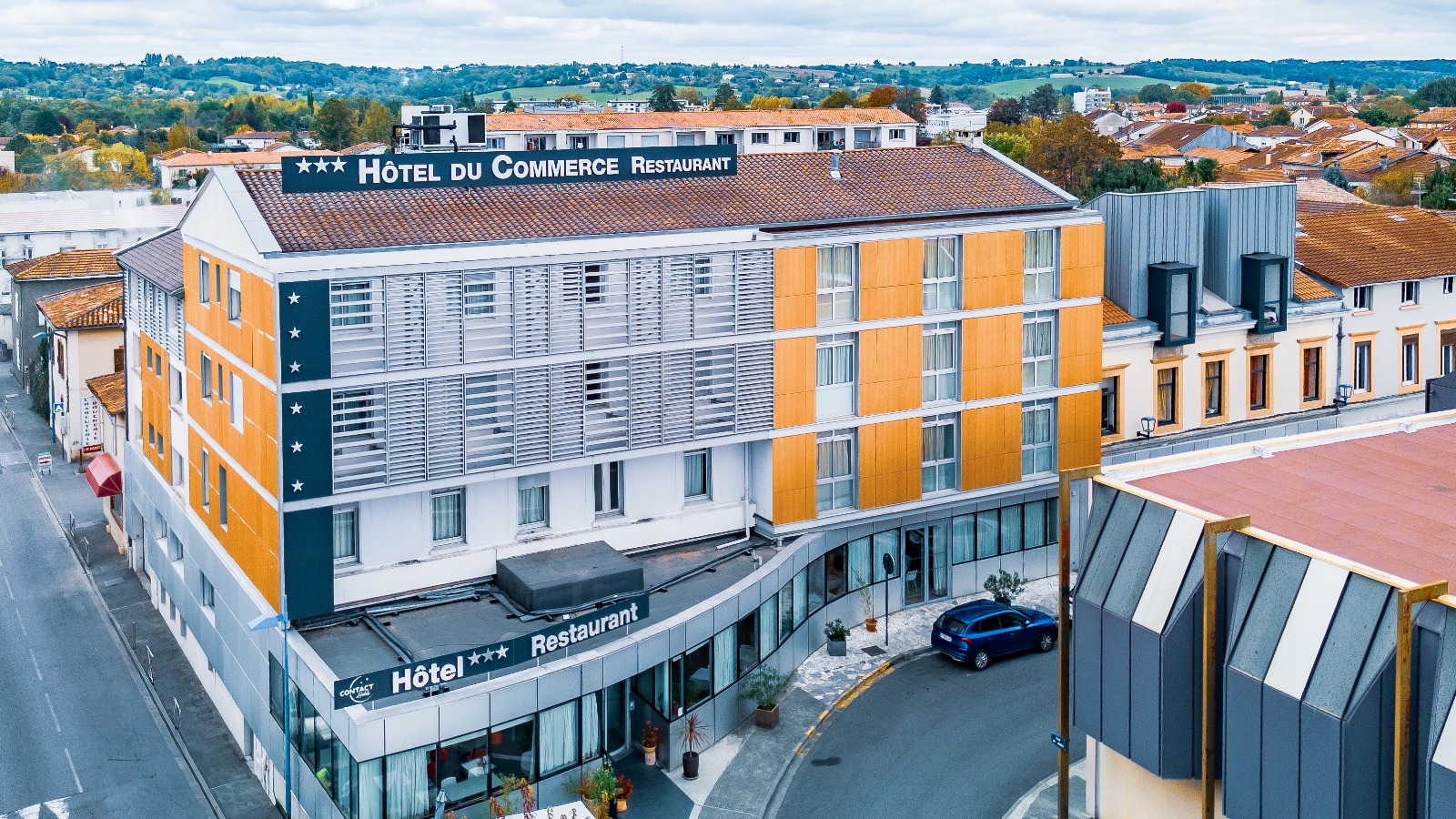 Façade Hôtel du Commerce