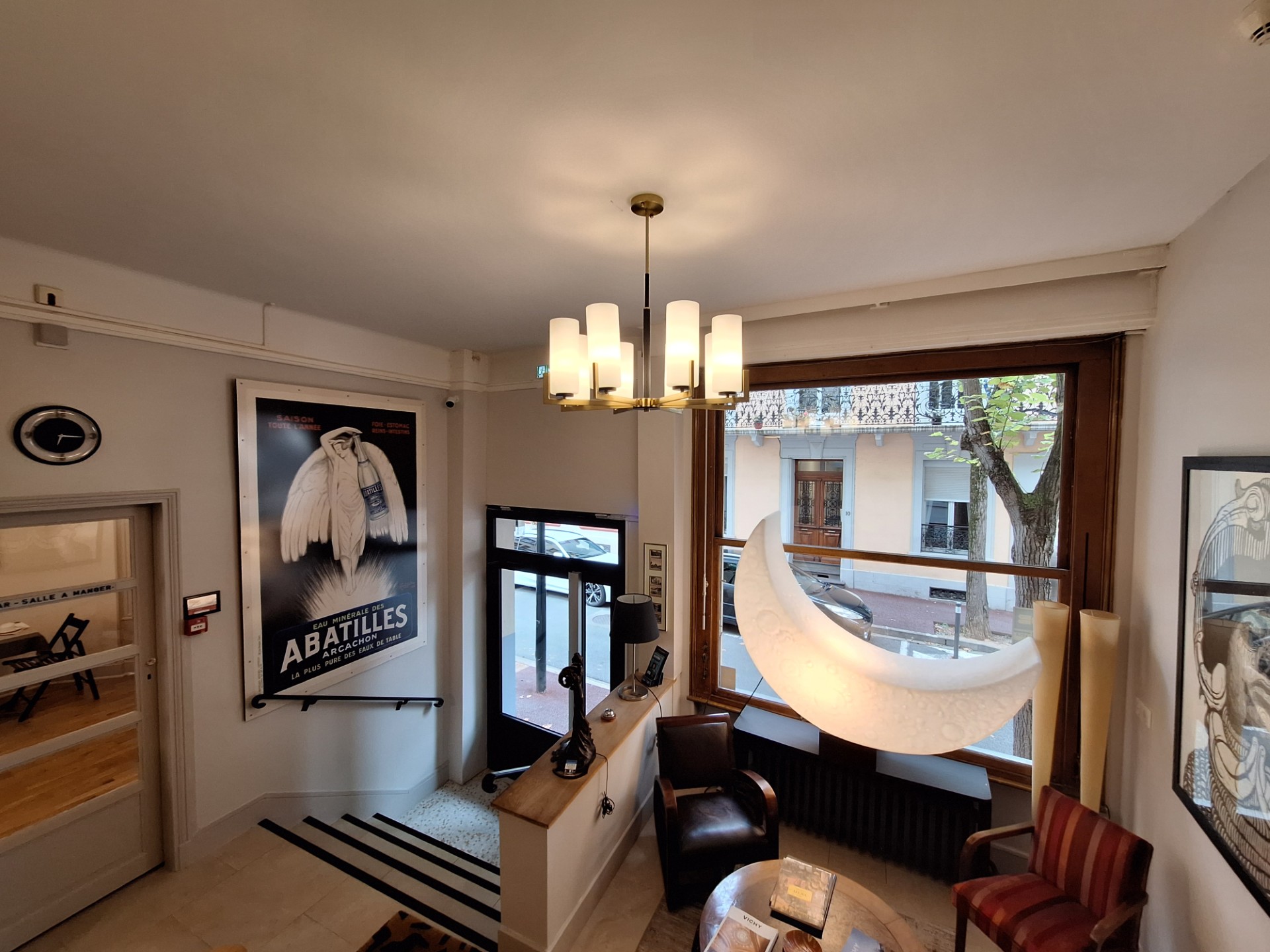 l'accueil de l'hotel Trianon à Vichy