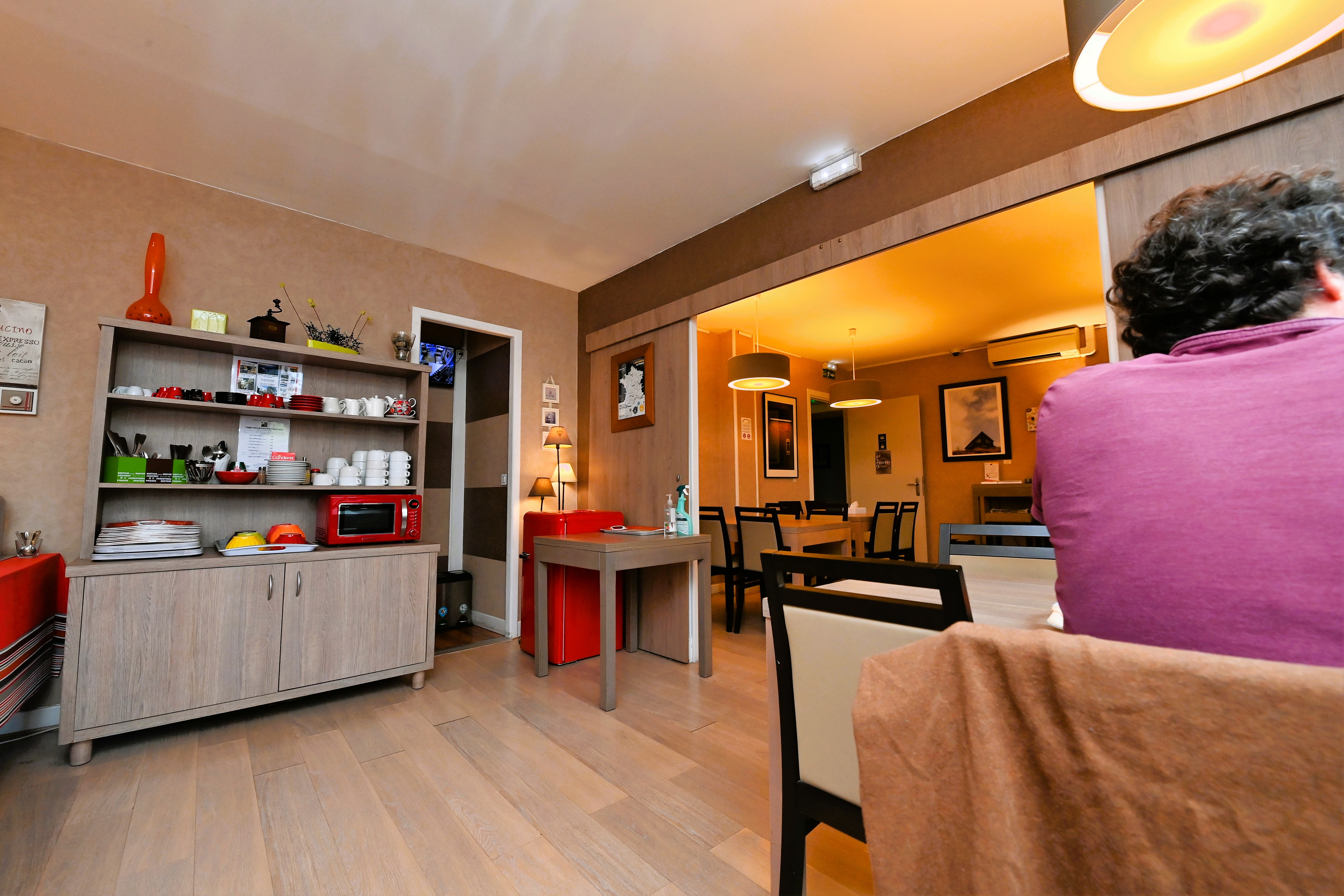 salle de petit déjeuner buffet