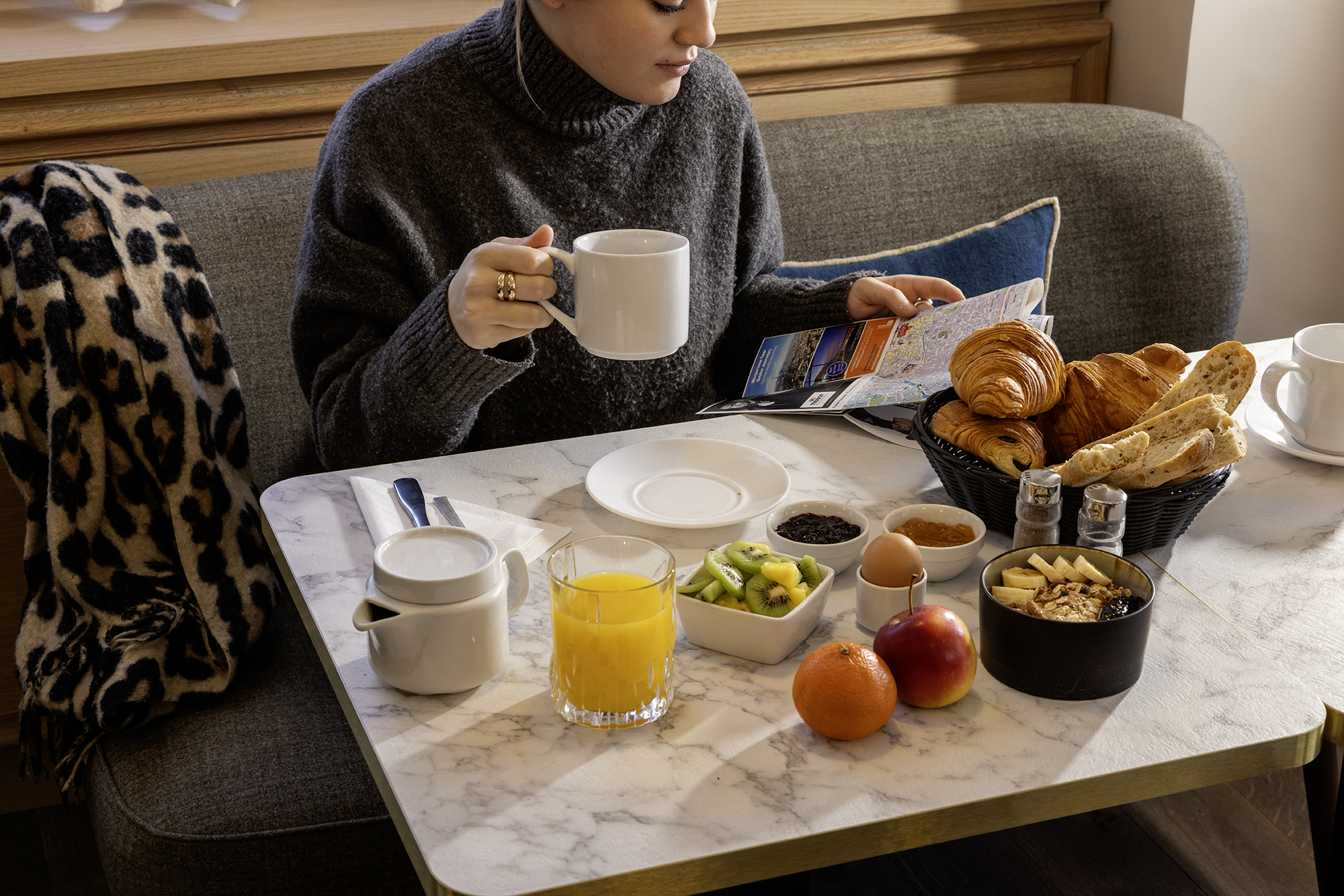 Petit Déjeuner continental servi sous forme de buffet varié