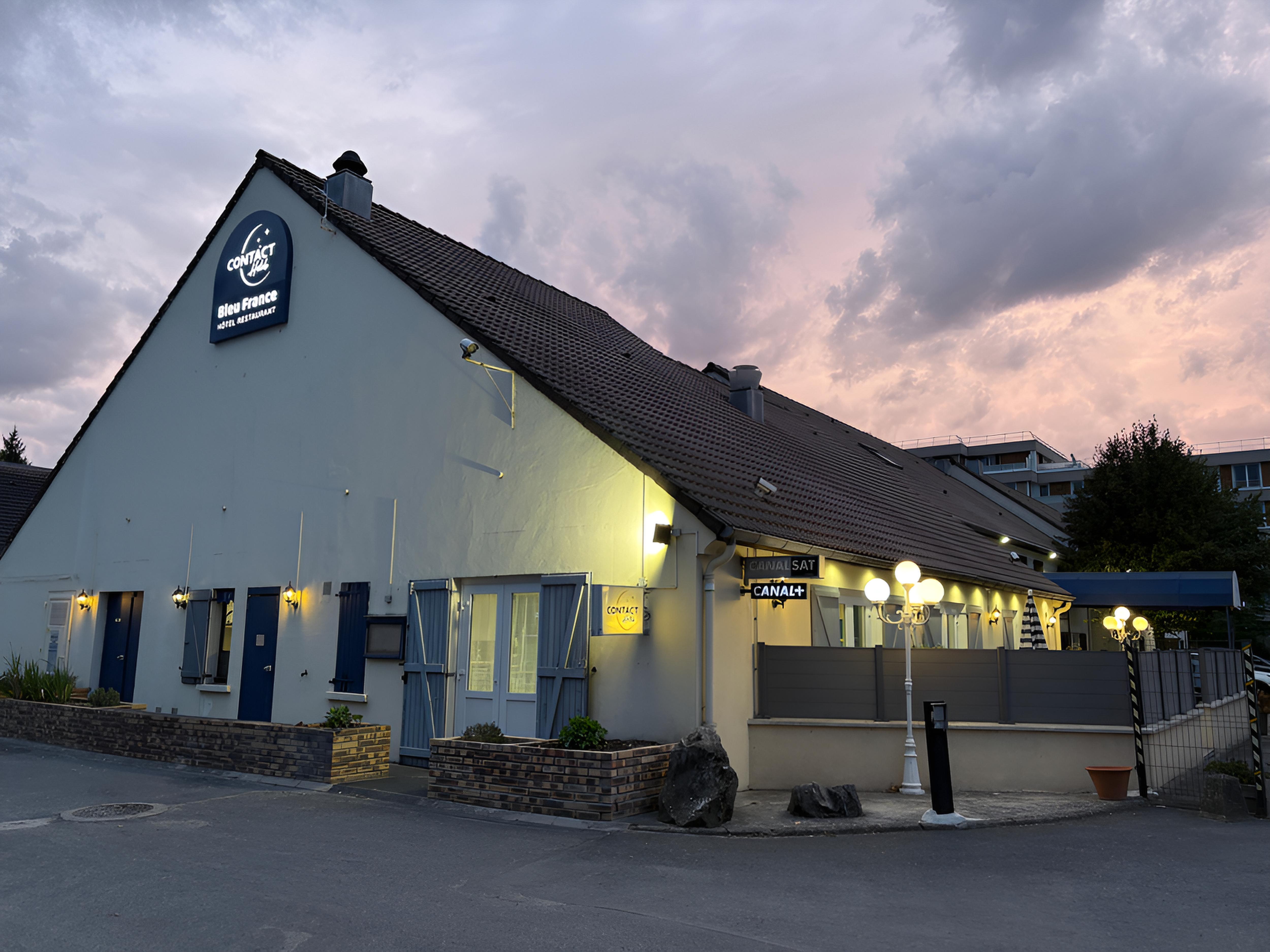 Blue Hotel France 12