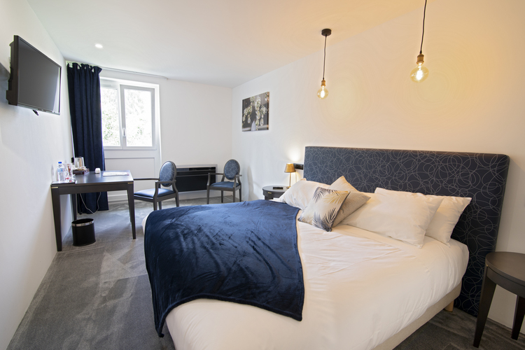 Bomotel Montluçon Room