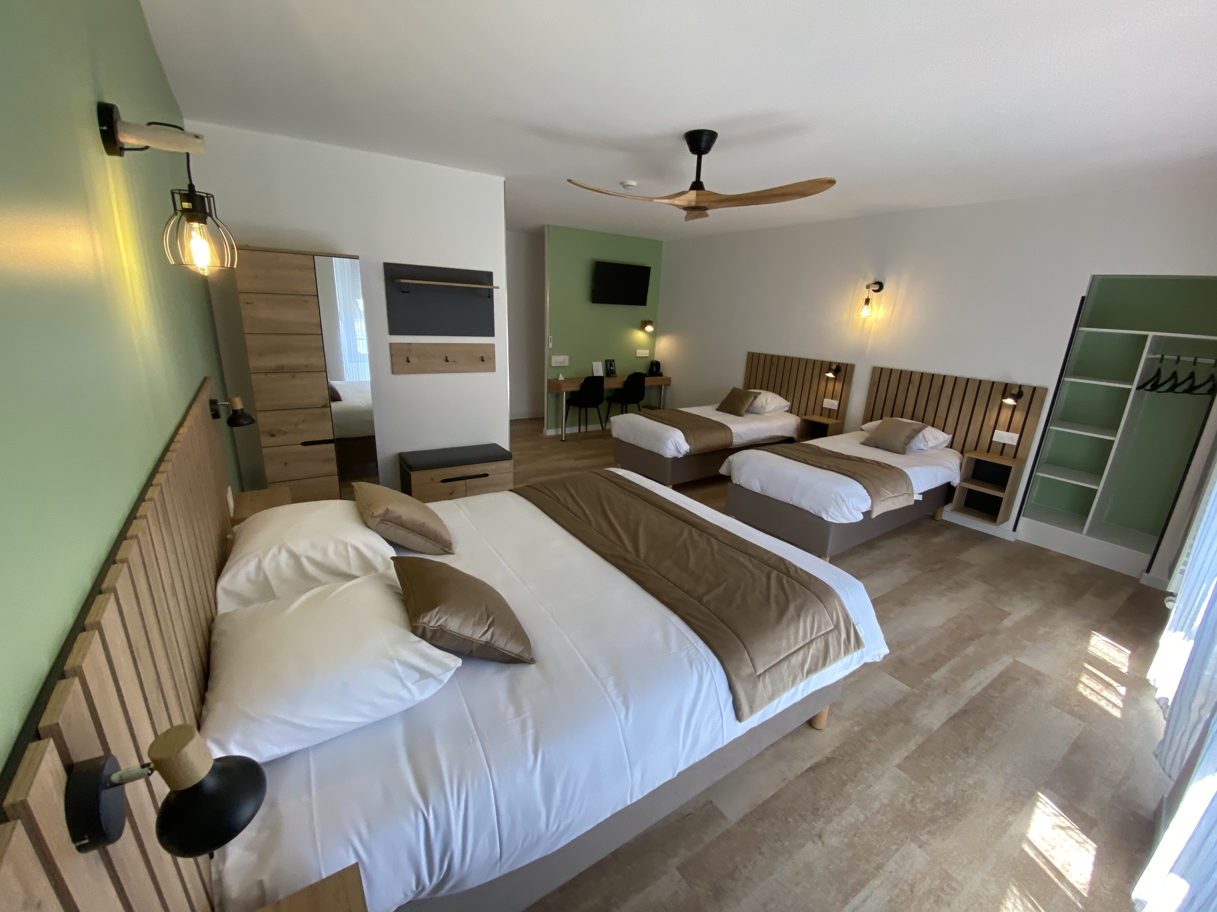 Chambre quadruple confort