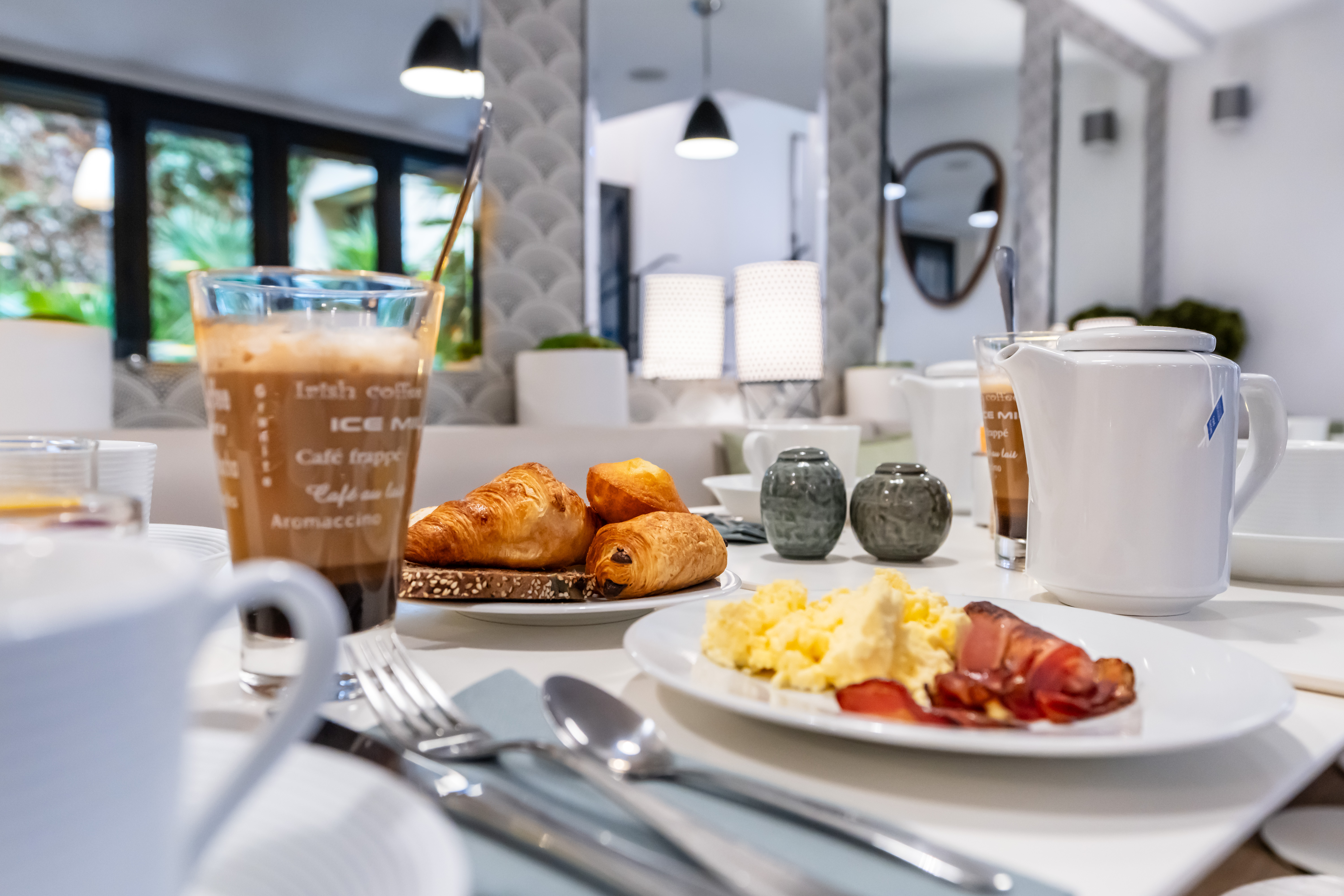 Un petit-déjeuner gourmand faisant la part belle aux produits faits maison et du terroir