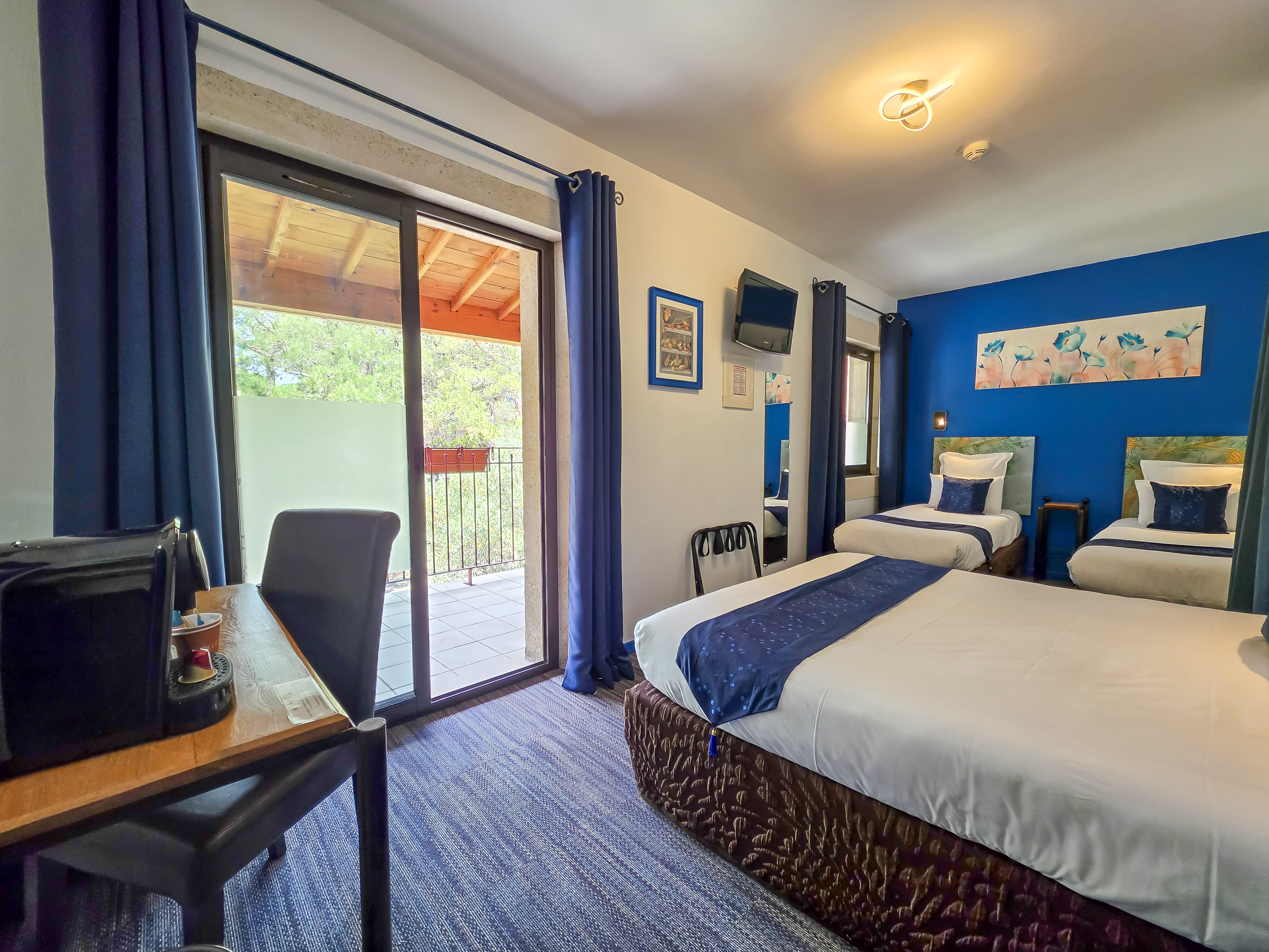 Hotel du Mas quadruple room with terrace